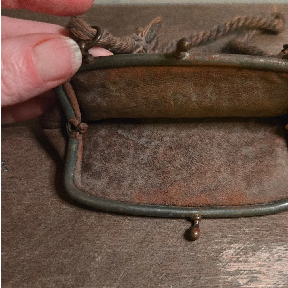 Antique 1920s Primative Brown Suede Leather Kiss Lock Coin Purse Cord Handle‎